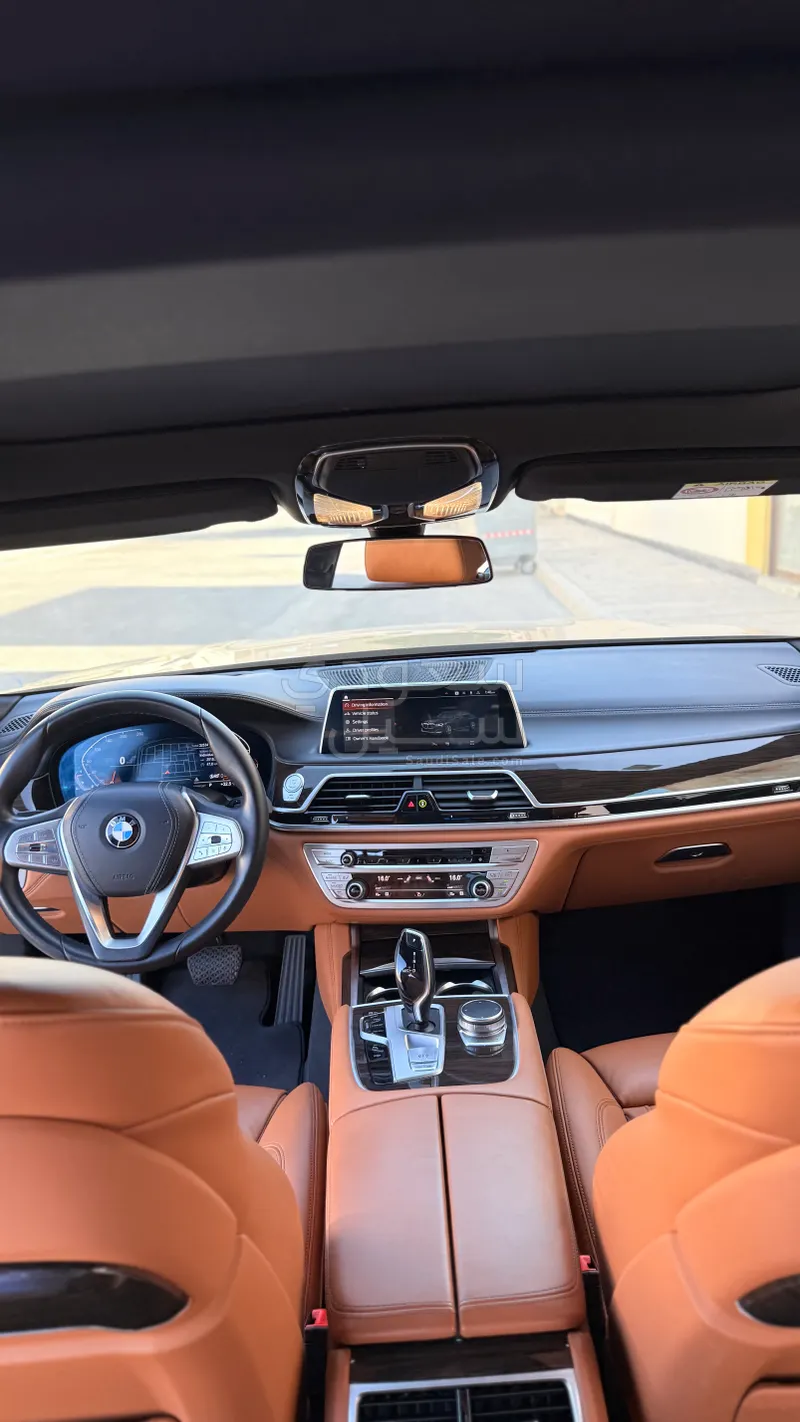 2022 بي ام دبليو الفئة السابعة 730 إل أي