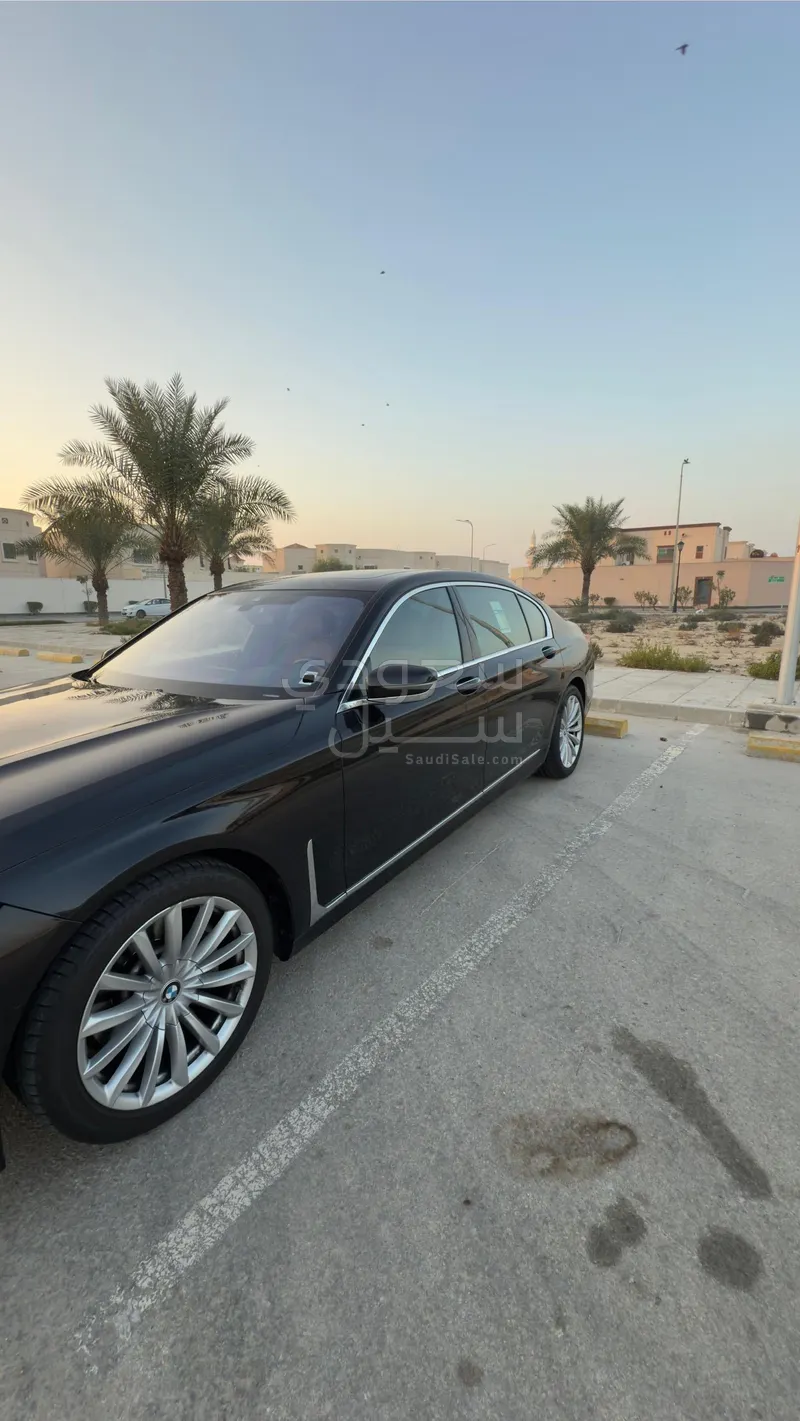 2022 بي ام دبليو الفئة السابعة 730 إل أي