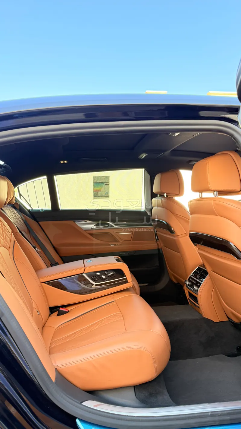 2022 بي ام دبليو الفئة السابعة 730 إل أي