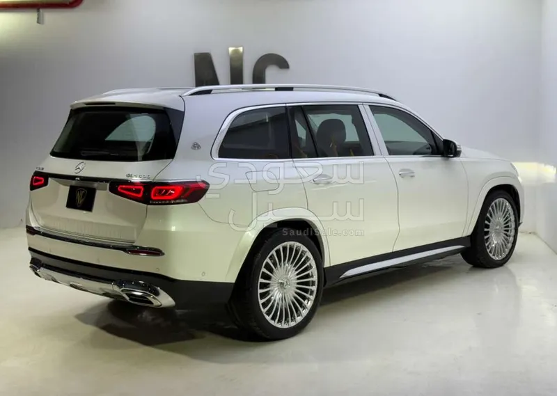 2022 مرسيدس - بنز جي إل إس 600 مايباخ