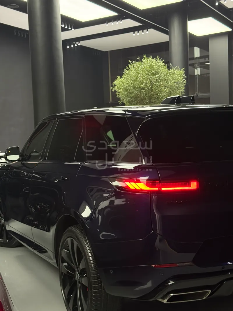 2023 لاند روفر رينج روفر سبورت اتش اس اي