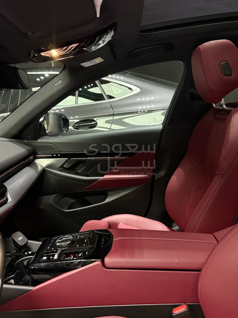 2024 بي ام دبليو الفئة الخامسة 520 أي إم كت