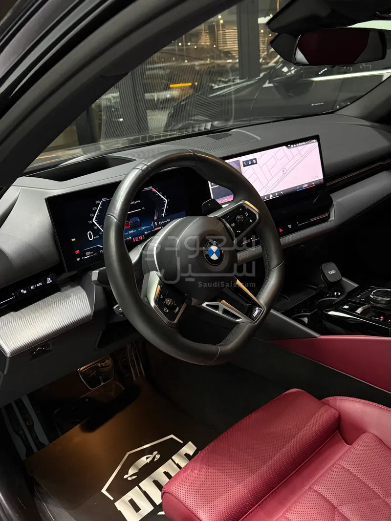 2024 بي ام دبليو الفئة الخامسة 520 أي إم كت