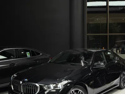 2024 بي ام دبليو الفئة الخامسة 520 أي إم كت