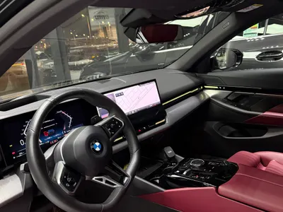 2024 بي ام دبليو الفئة الخامسة 520 أي إم كت