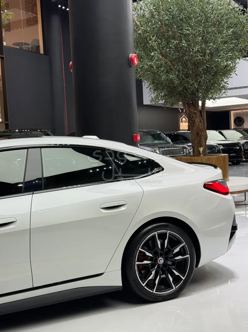 2023 بي ام دبليو الفئة الرابعة 440 أي