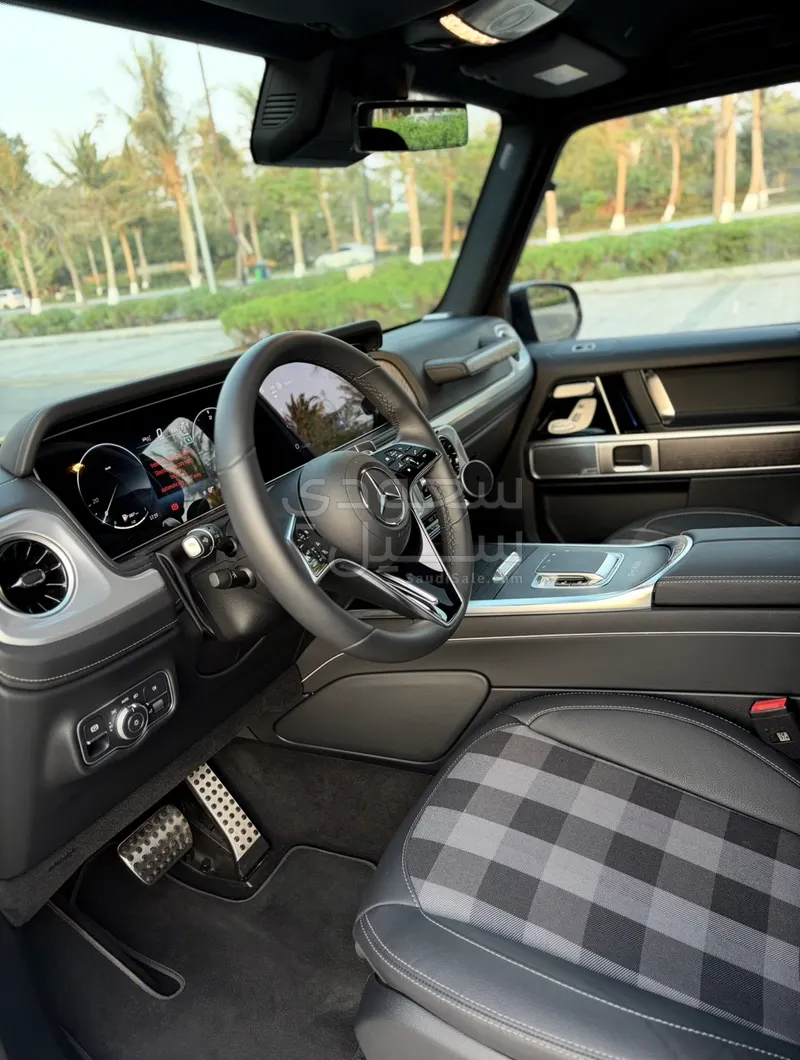 2025 مرسيدس - بنز جي 500