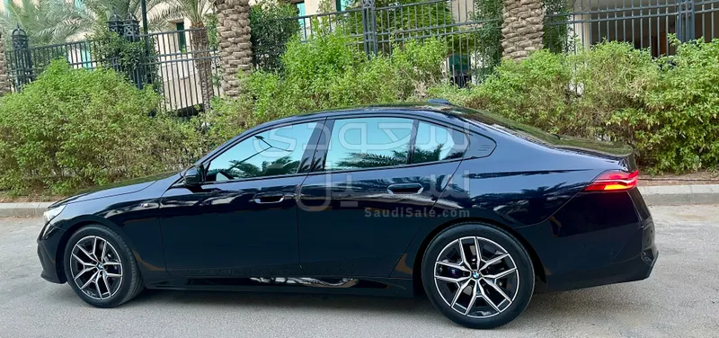 2024 بي ام دبليو الفئة الخامسة 520 أي