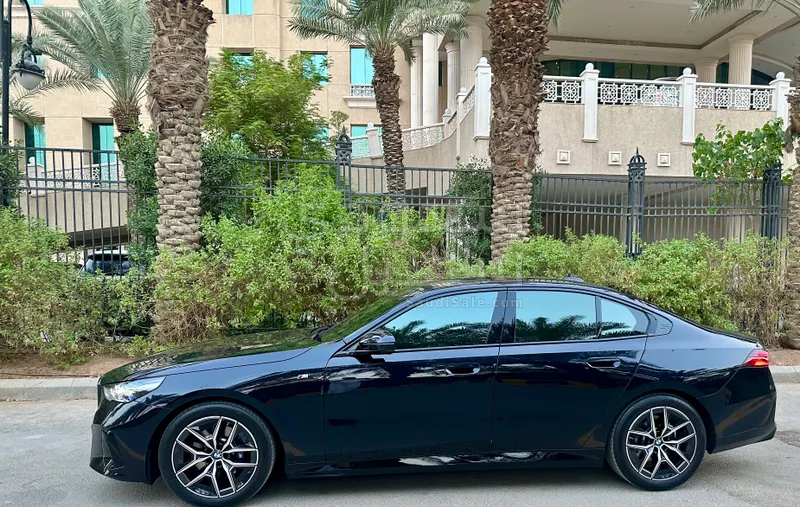 2024 بي ام دبليو الفئة الخامسة 520 أي