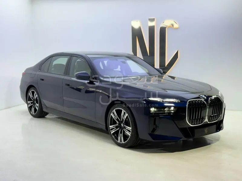 2026 بي ام دبليو الفئة السابعة 735أي