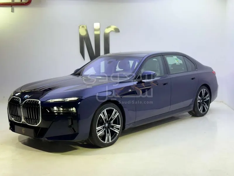 2026 بي ام دبليو الفئة السابعة 735أي