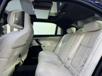 2026 بي ام دبليو الفئة السابعة 735أي