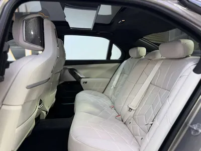 2026 بي ام دبليو الفئة السابعة 735أي