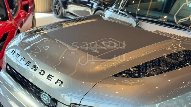 2025 لاند روفر ديفيندر اكس داينمك