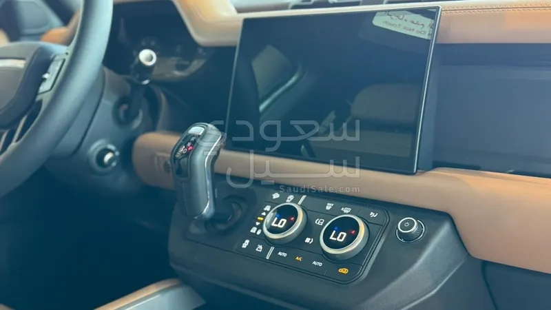 2025 لاند روفر ديفيندر اكس داينمك
