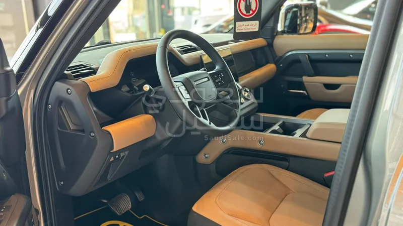 2025 لاند روفر ديفيندر اكس داينمك