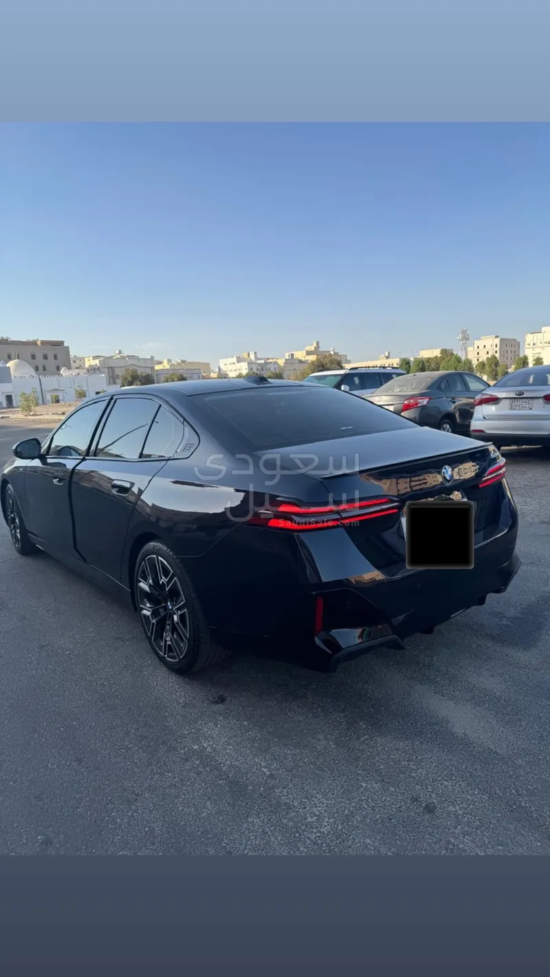 2025 BMW 5 Series 520i