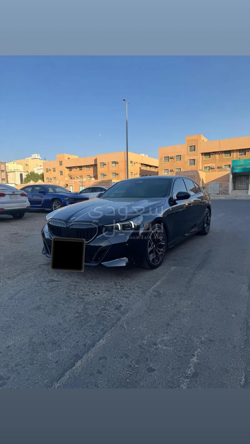 2025 BMW 5 Series 520i