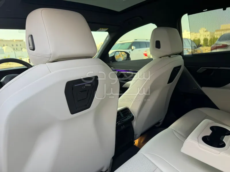 2025 BMW 5 Series 520i