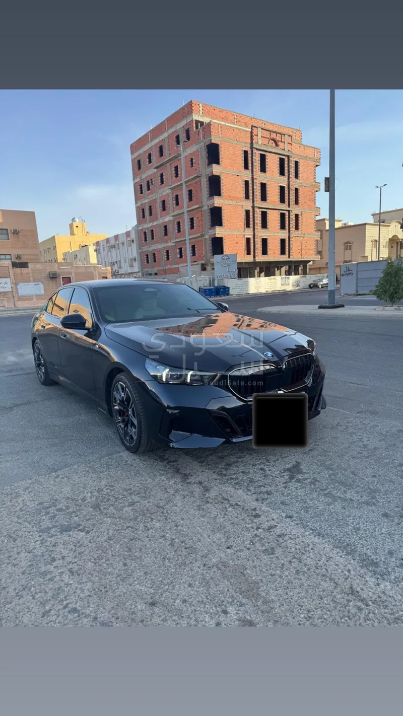 2025 BMW 5 Series 520i