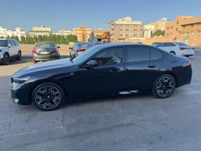 2025 BMW 5 Series 520i