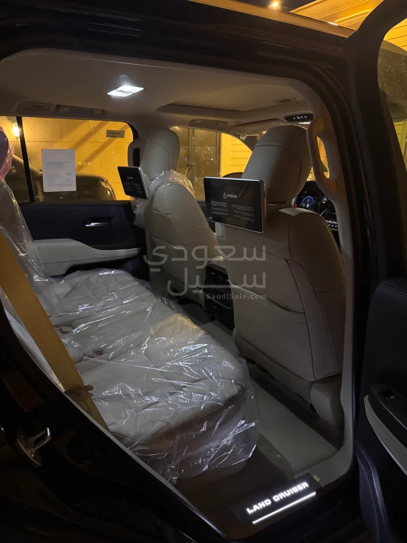 2025 Toyota Land Cruiser GXR 4