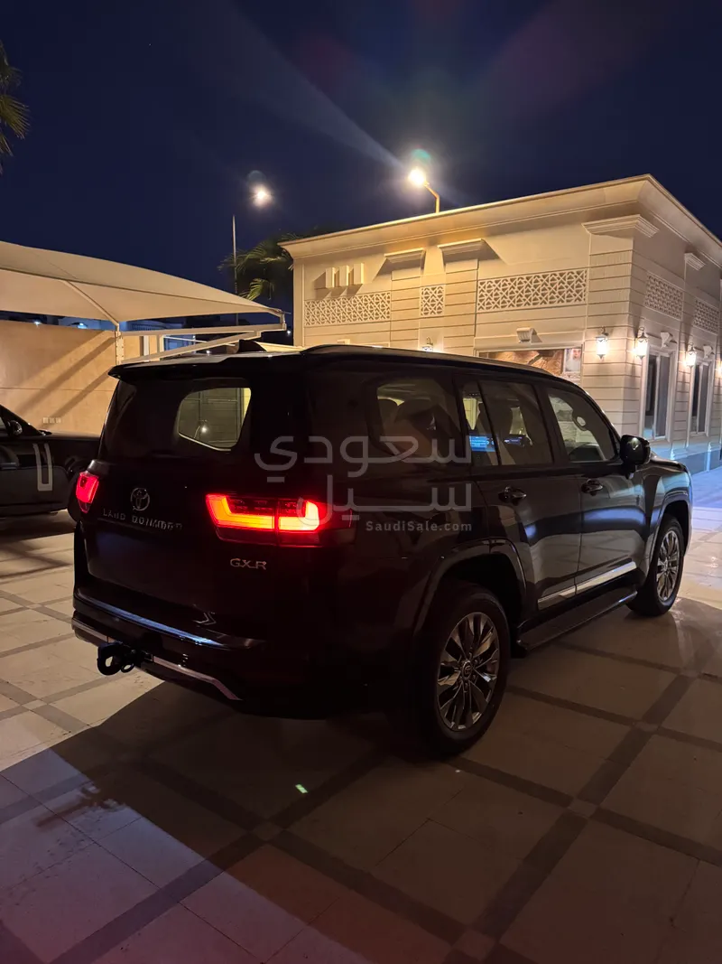 2025 Toyota Land Cruiser GXR 4