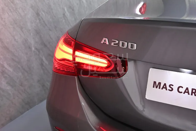 2023 مرسيدس - بنز أي 200