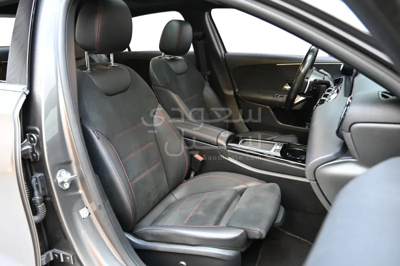 2023 مرسيدس - بنز أي 200