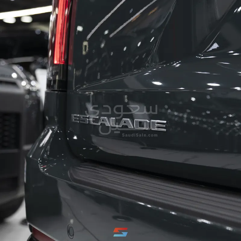 2025 كاديلاك اسكاليد سبورت