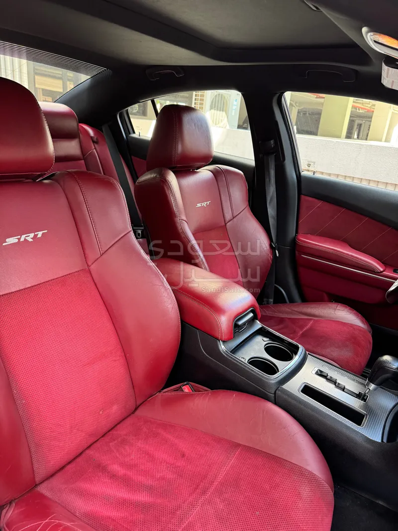 2014 دودج تشارجر اس ار تي