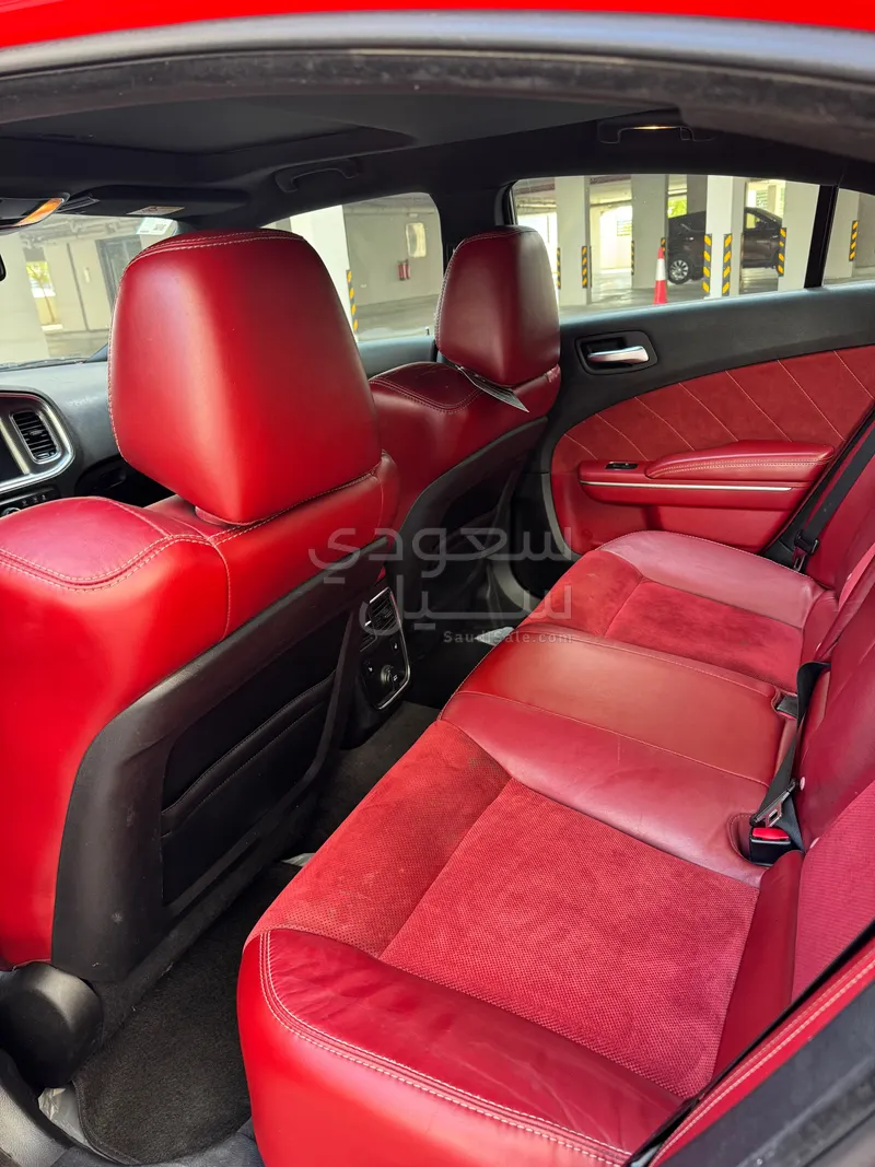 2014 دودج تشارجر اس ار تي