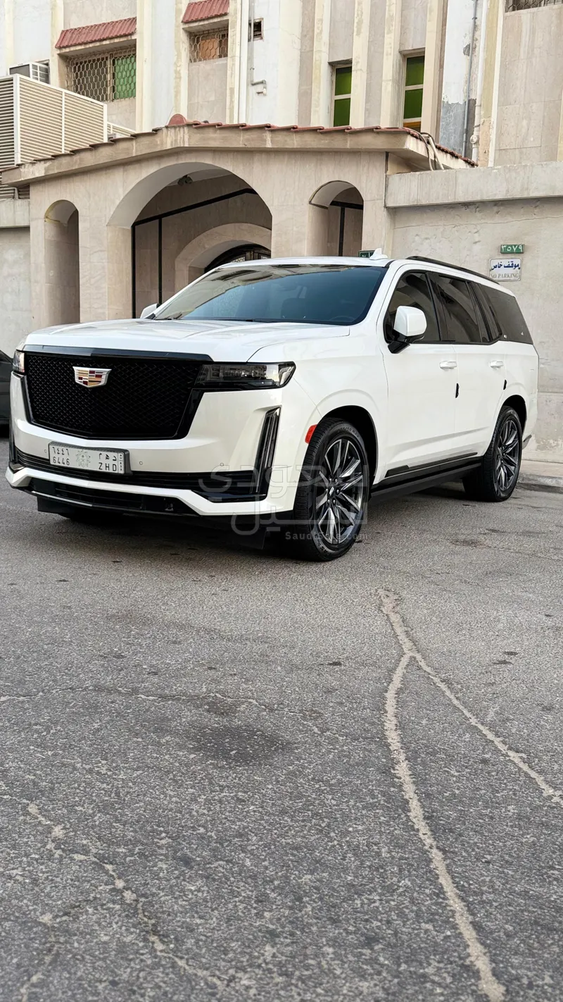 2021 كاديلاك اسكاليد سبورت
