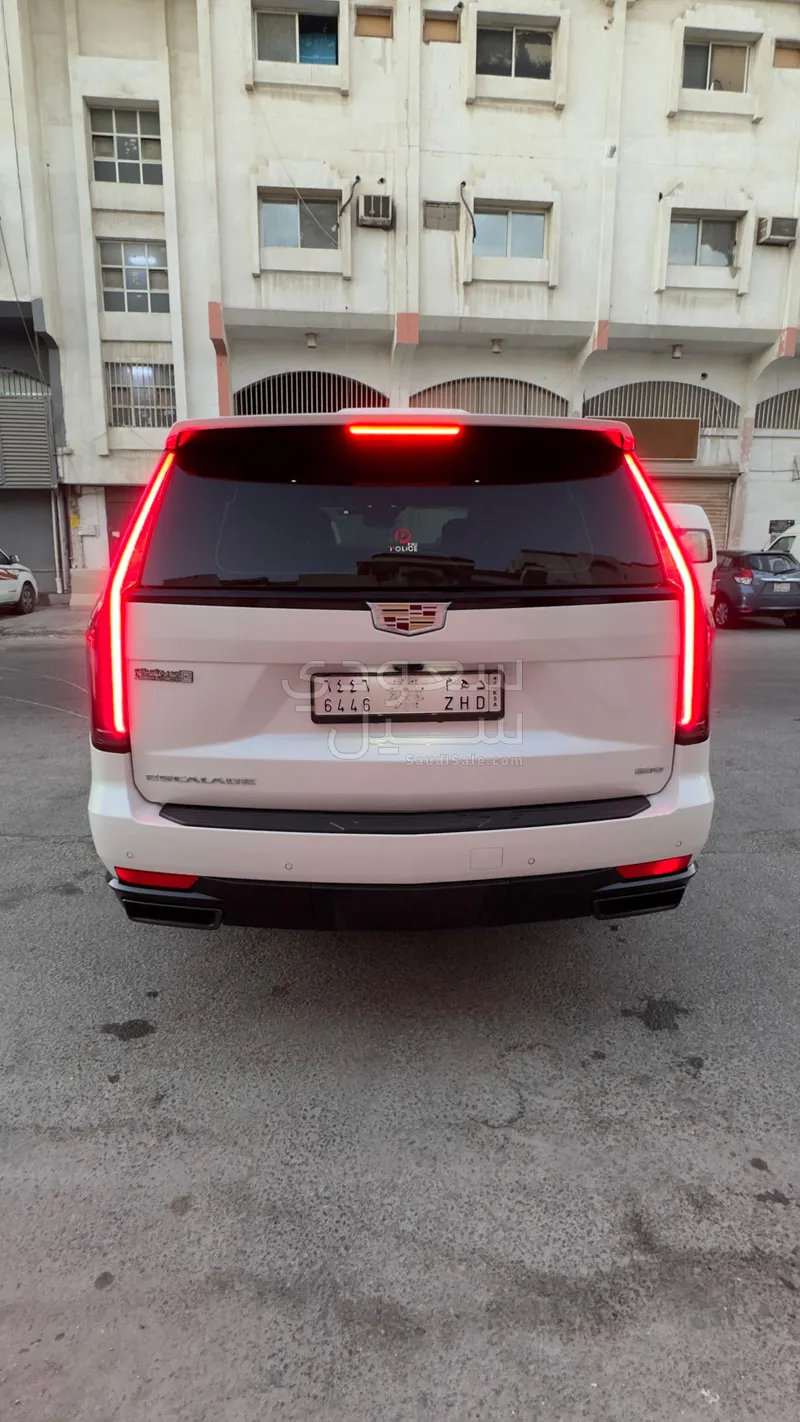 2021 كاديلاك اسكاليد سبورت