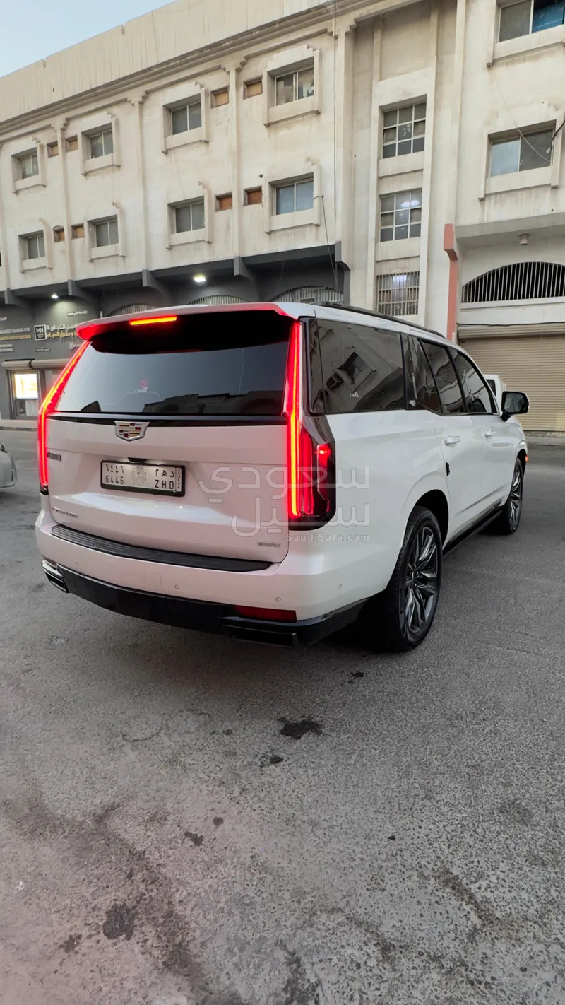 2021 كاديلاك اسكاليد سبورت