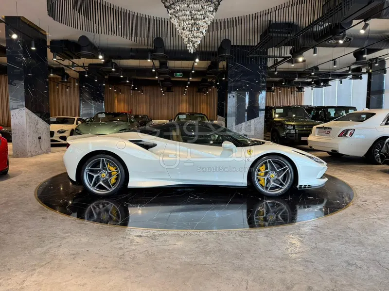 2020 فيراري اف 8 تريبوتو