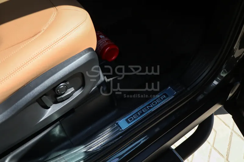 2026 لاند روفر ديفيندر 110