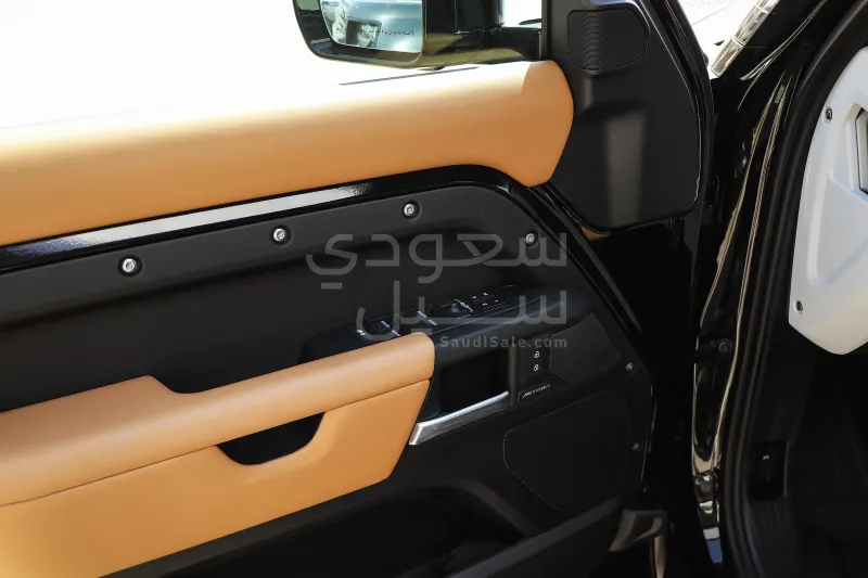 2026 لاند روفر ديفيندر 110