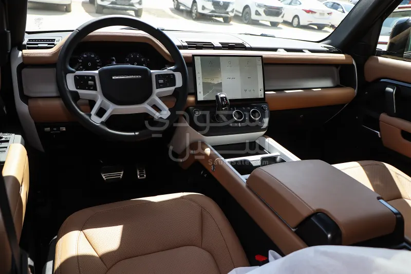 2026 لاند روفر ديفيندر 110