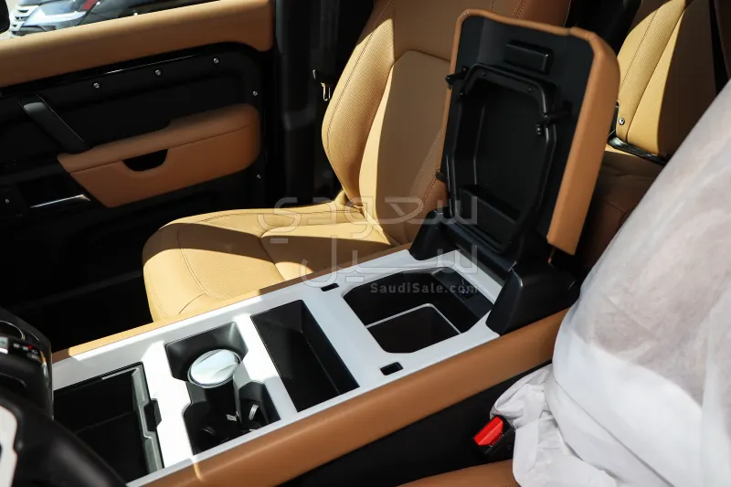 2026 لاند روفر ديفيندر 110