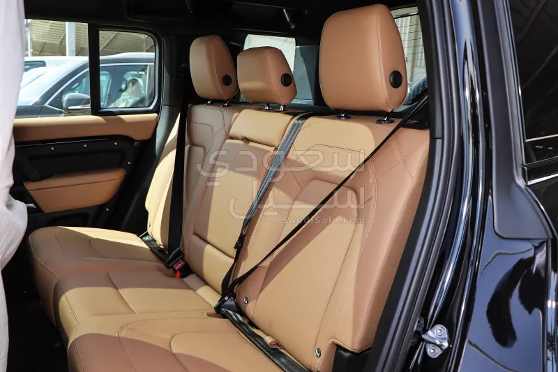 2026 لاند روفر ديفيندر 110