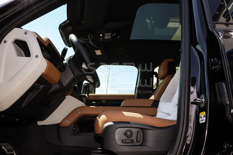 2026 لاند روفر ديفيندر 110