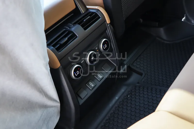 2026 لاند روفر ديفيندر 110