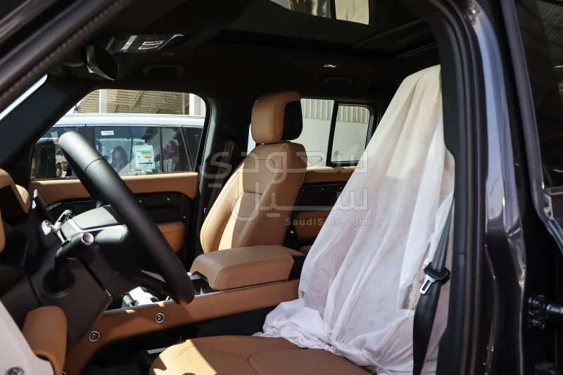 2026 لاند روفر ديفيندر 110