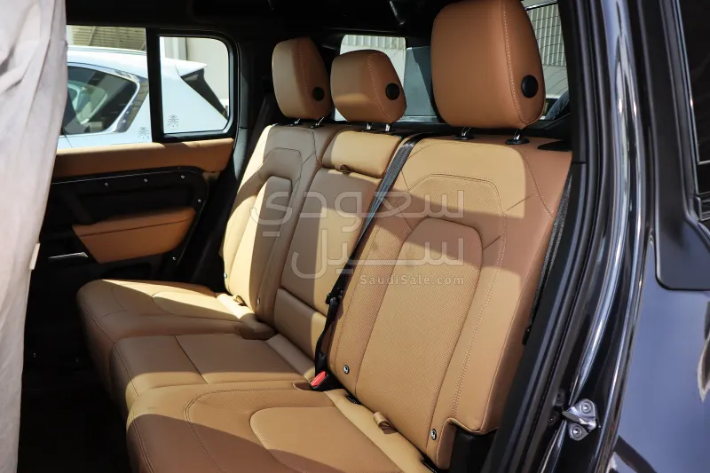 2026 لاند روفر ديفيندر 110