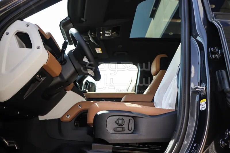 2026 لاند روفر ديفيندر 110