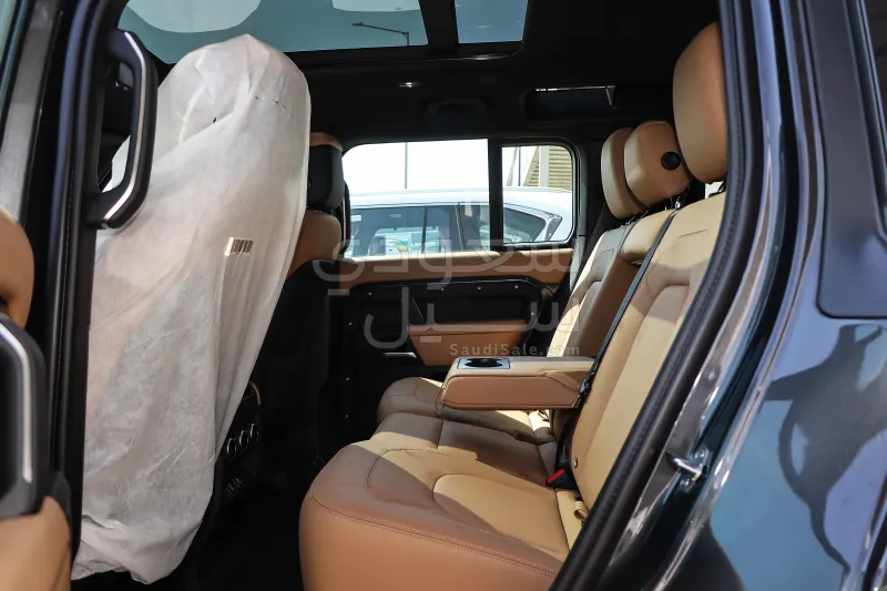 2026 لاند روفر ديفيندر 110