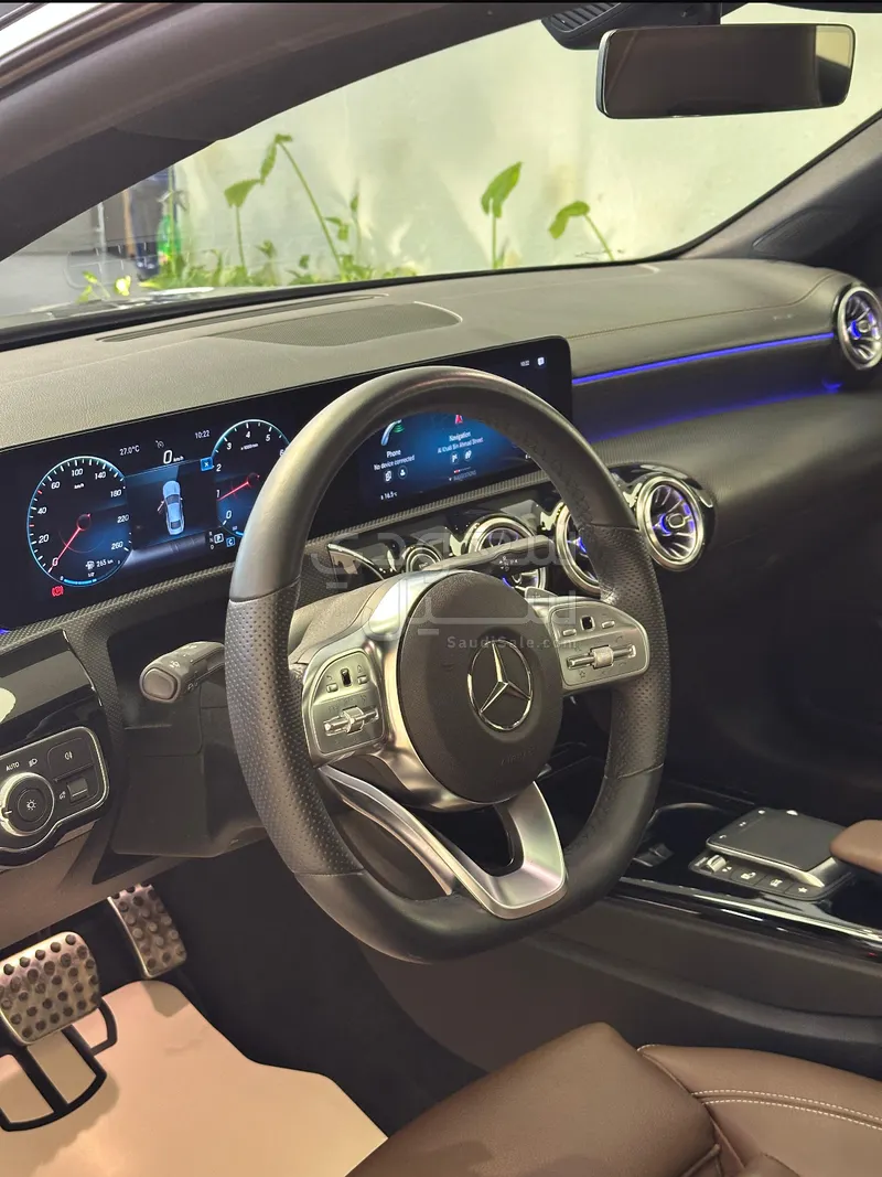 2022 مرسيدس - بنز سي إل أي 200
