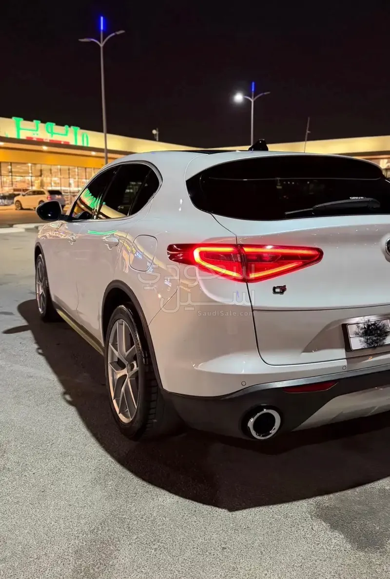 2018 الفا روميو ستيلفيو