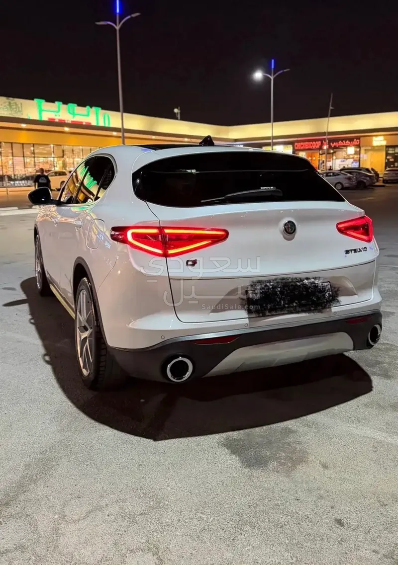 2018 الفا روميو ستيلفيو